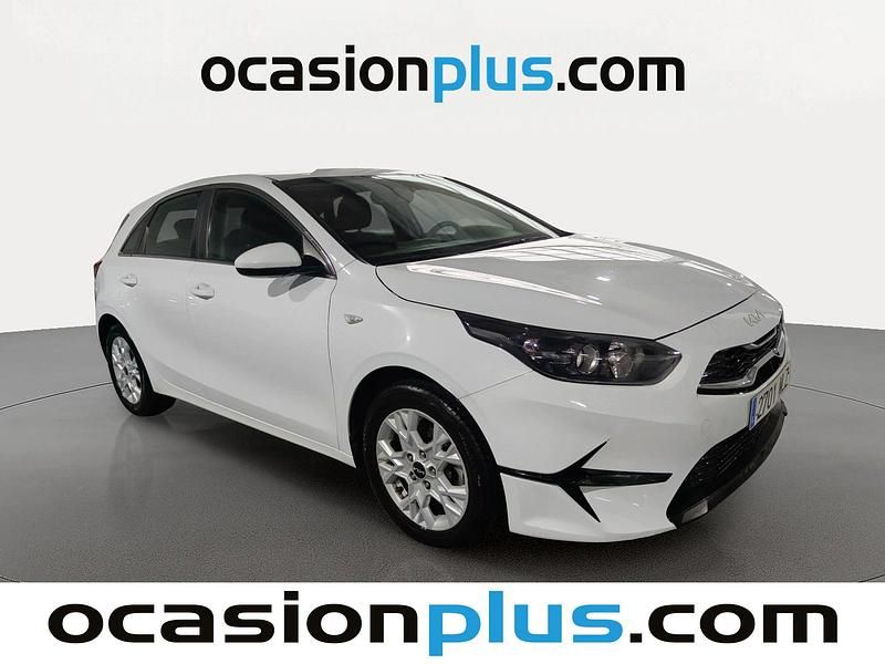 Usado Kia Ceed 101 CV (74 kW) 2023 Blanco Utilitario