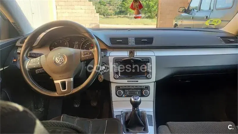 Usado VW Passat Edition 140 CV (102 kW) 2010 Blanco Berlina