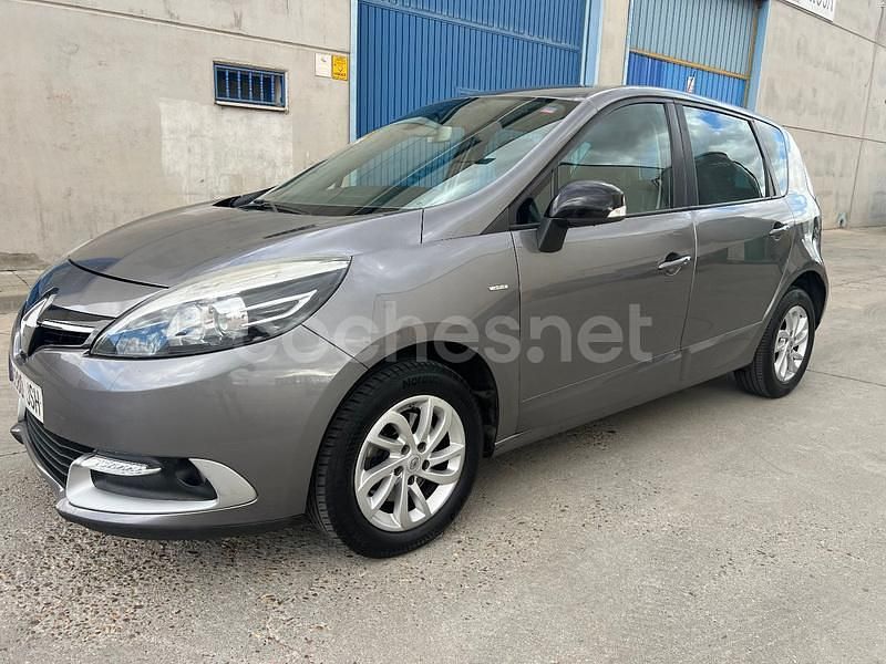 Beige Usado 2016 Renault Scénic III LIMITED Monovolumen | 7000 € (Buen precio) - Imagen 1/4