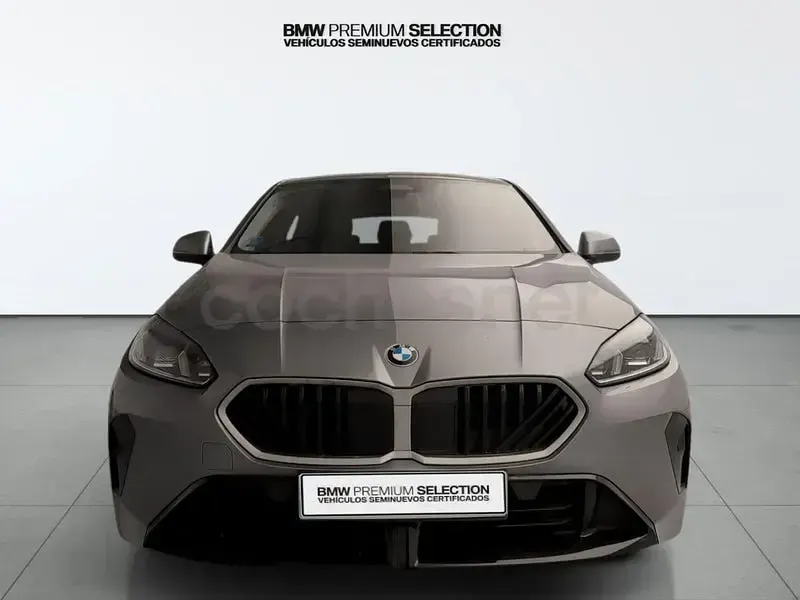 Usado BMW 120 Comfort Edition 163 CV (119 kW) 2025 Gris / plata Utilitario