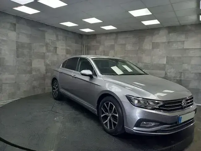 Usado VW Passat Executive 150 CV (110 kW) 2020 Gris Berlina