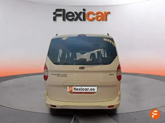 Usado Ford Tourneo Courier Ambiente 100 CV (73 kW) 2018 Blanco Monovolumen