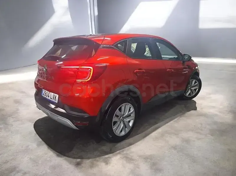 Usado Renault Captur Intens 140 CV (102 kW) 2021 Granate SUV