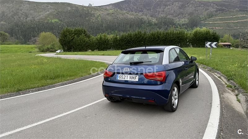 Usado Audi A1 Ambition 122 CV (89 kW) 2011 Azul Utilitario