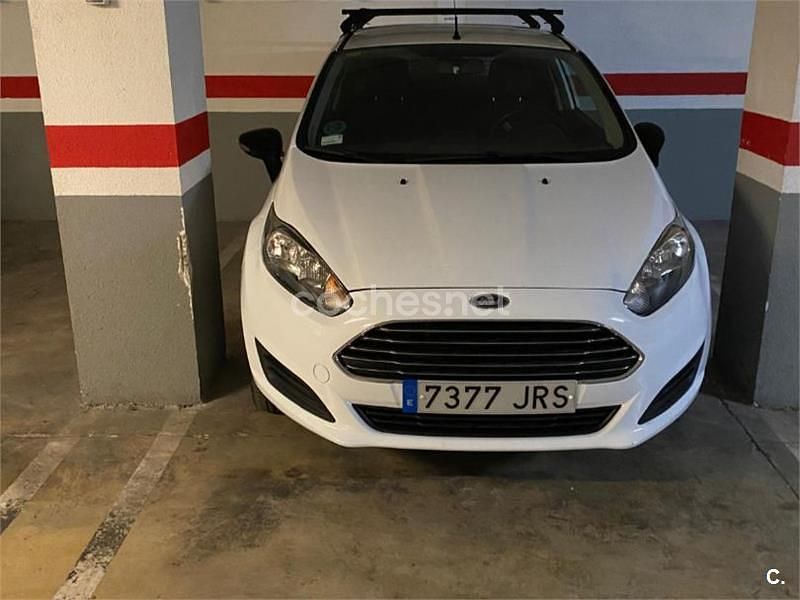 Blanco Usado 2016 Ford Fiesta Trend Berlina | 3969 € (Precio justo) - Imagen 1/4