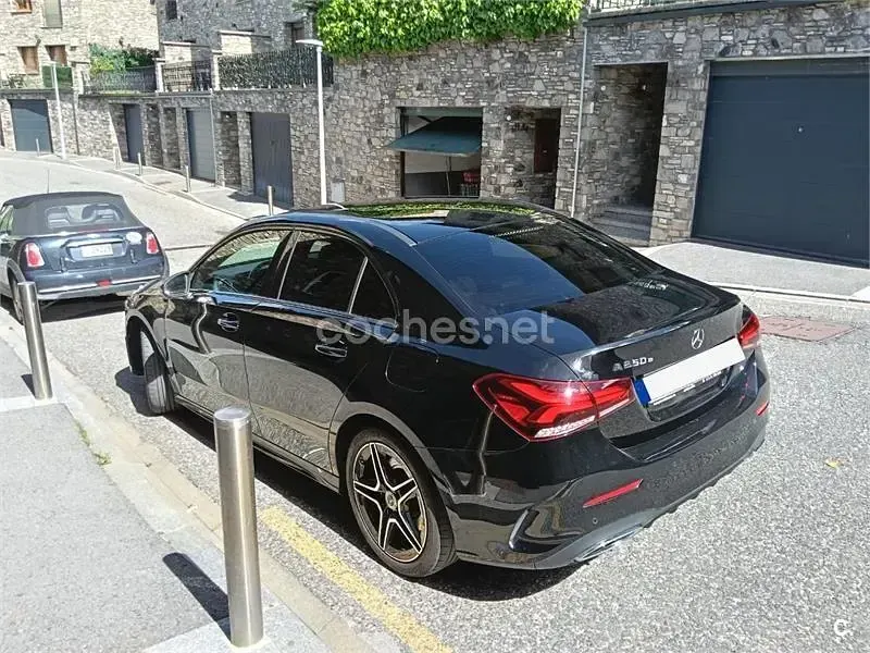 Usado Mercedes A250 218 CV (160 kW) 2021 Negro Berlina