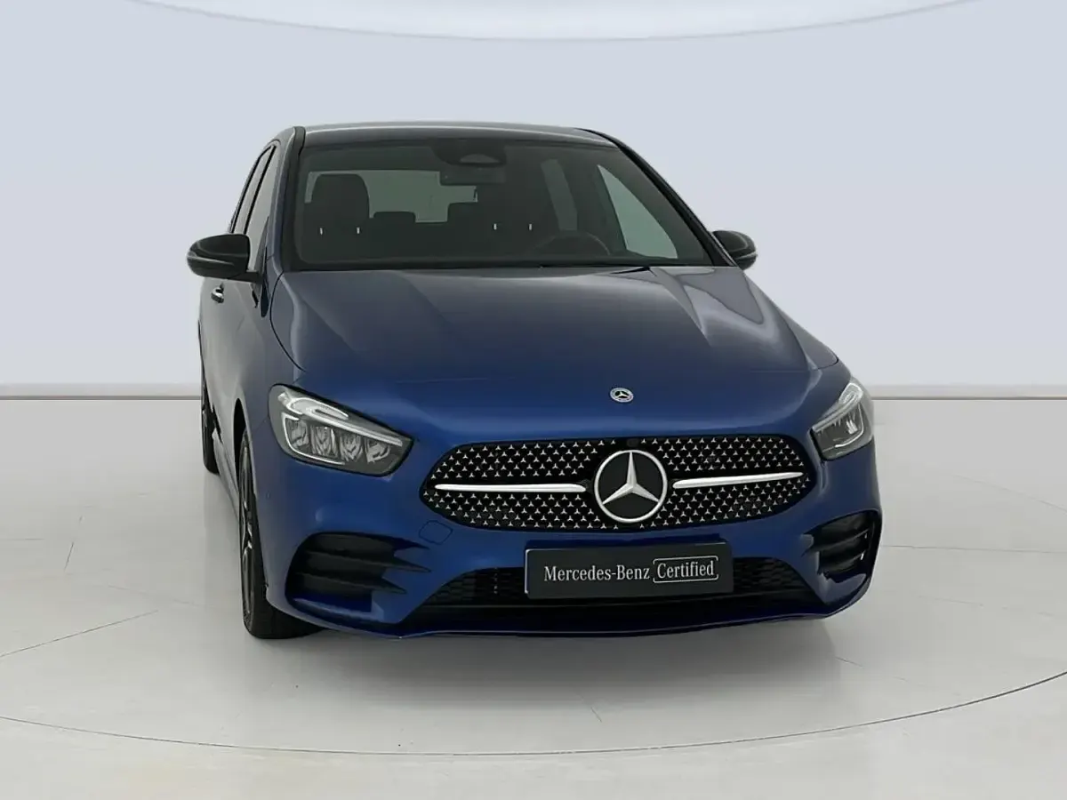 Usado Mercedes B250 218 CV (160 kW) 2025 Azul Utilitario