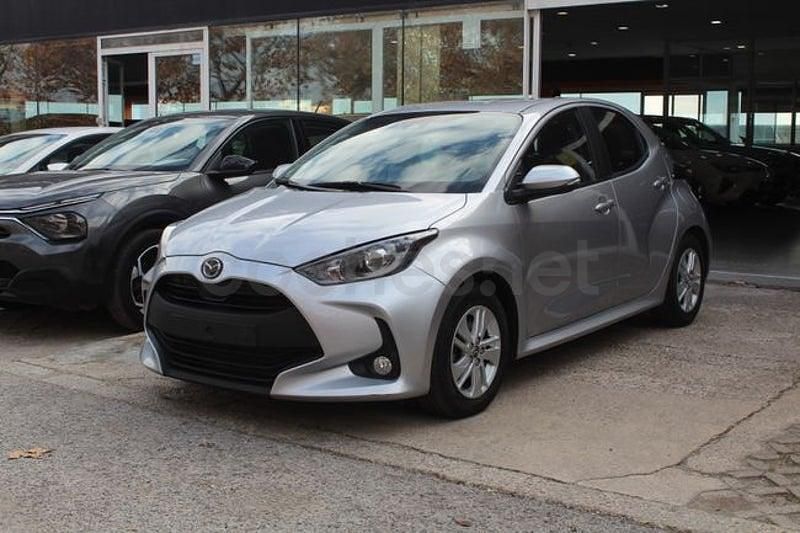 Usado Mazda 2 Center-Line 116 CV (85 kW) 2023 Gris / plata Utilitario