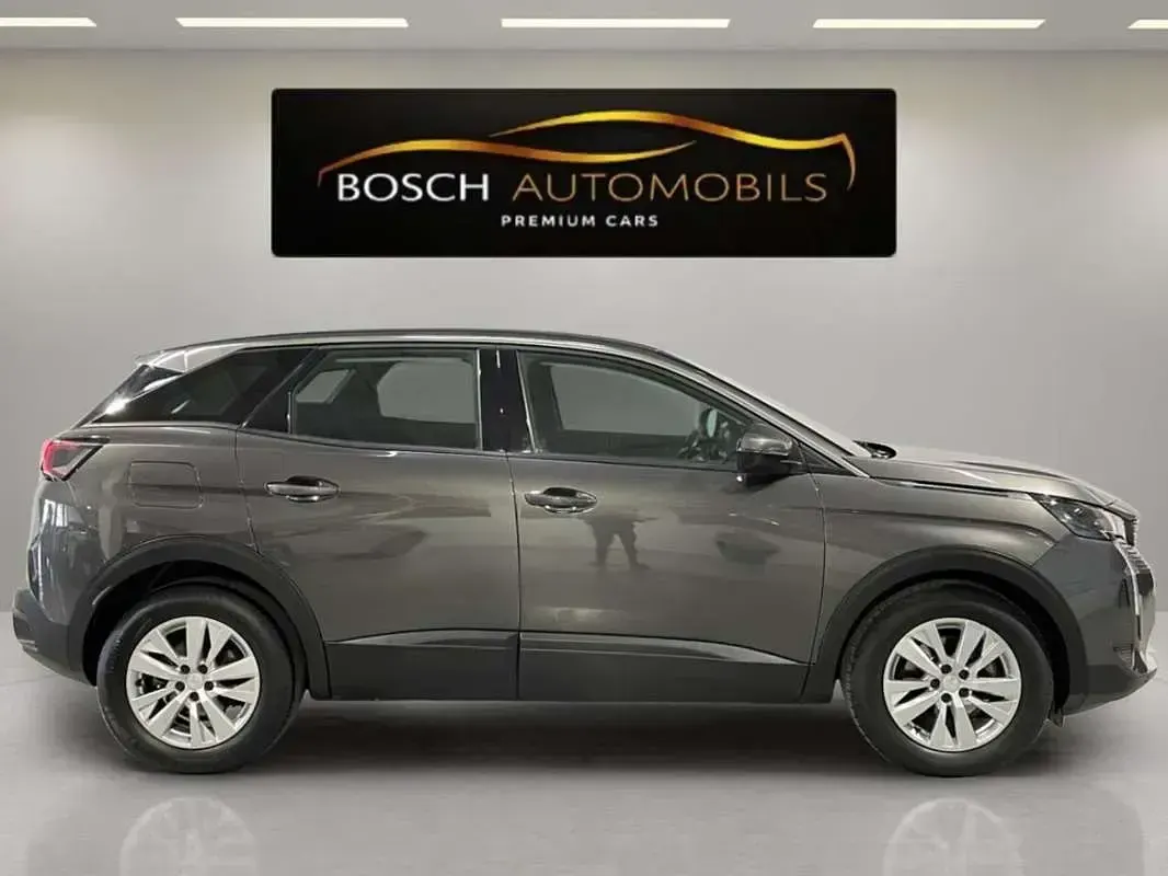 Usado Peugeot 3008 Active 129 CV (94 kW) 2021 Gris SUV
