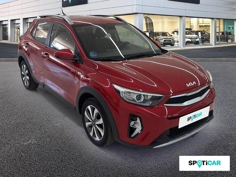 Usado Kia Stonic 100 CV (73 kW) 2021 Rojo SUV