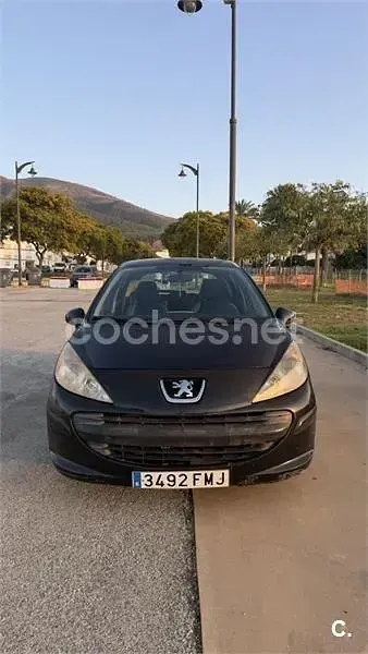 Usado Peugeot 207 75 CV (55 kW) 2007 Negro Berlina