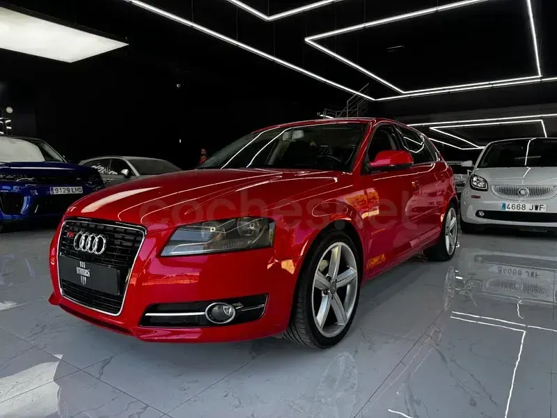 Usado Audi A3 Attraction 150 CV (110 kW) 2013 Rojo Berlina
