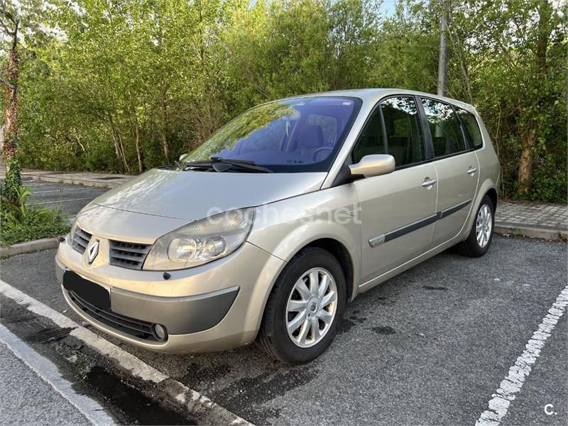 Beige Usado 2006 Renault Scénic II Dynamique Monovolumen | 2400 € (Precio justo) - Imagen 1/4