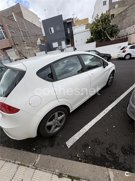 Usado Seat Leon Reference 105 CV (77 kW) 2010 Blanco Utilitario