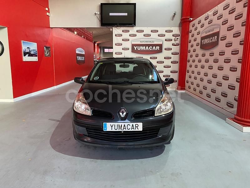Negro Usado 2006 Renault Clio II Expression Berlina | 2990 € (Precio justo) - Imagen 1/4