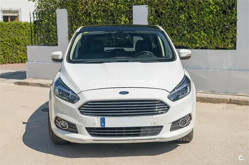 Usado Ford S-MAX Titanium 210 CV (154 kW) 2016 Blanco Monovolumen