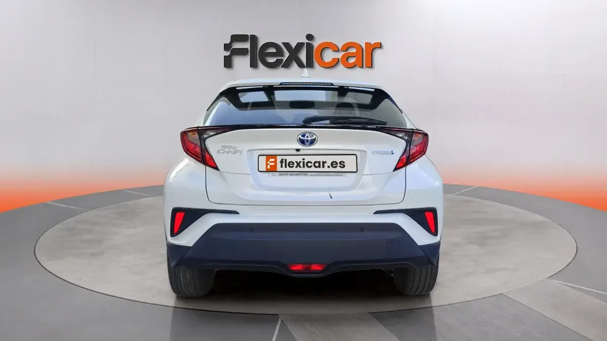 Begagnad Toyota C-HR Advance 122 HK (89 kW) 2021 Vit SUV