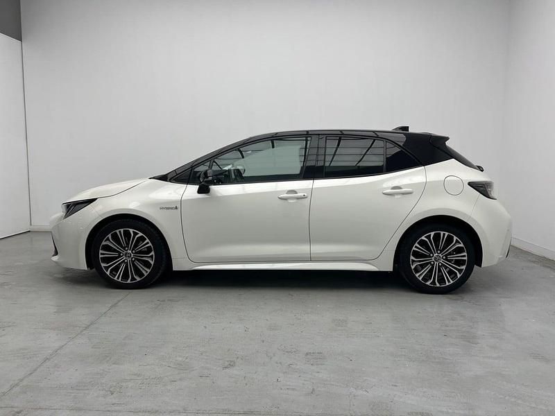 Usado Toyota Corolla Style 184 CV (135 kW) 2019 Blanco/techo negro Berlina