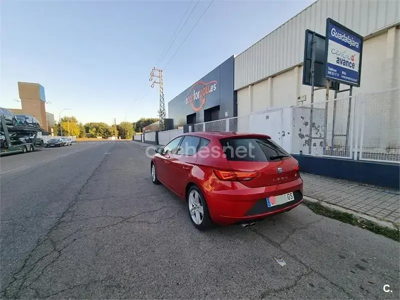 Usado Seat Leon ST FR 150 CV (110 kW) 2020 Rojo Familiar