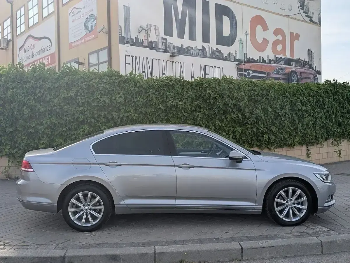 Usado VW Passat Advance 150 CV (110 kW) 2019 Gris Berlina