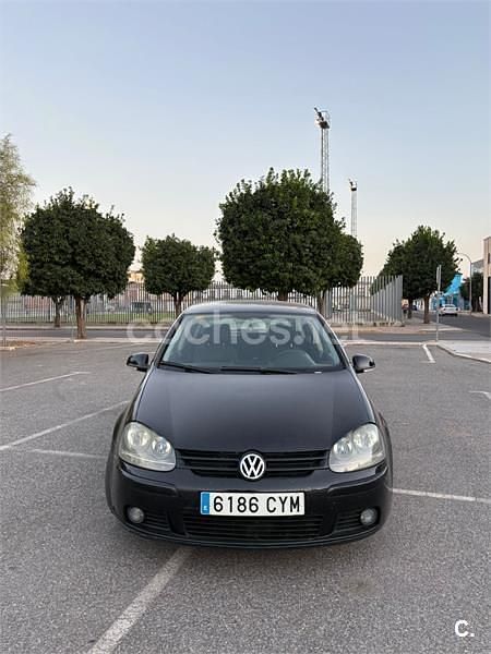 Negro Usado 2004 VW Golf Highline Berlina | 5950 € (Precio justo) - Imagen 1/4