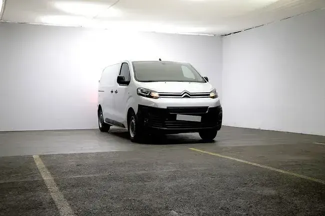 Usado Citroën e-Jumpy Comfort 100 kW (136 CV) 2023 Blanco Monovolumen