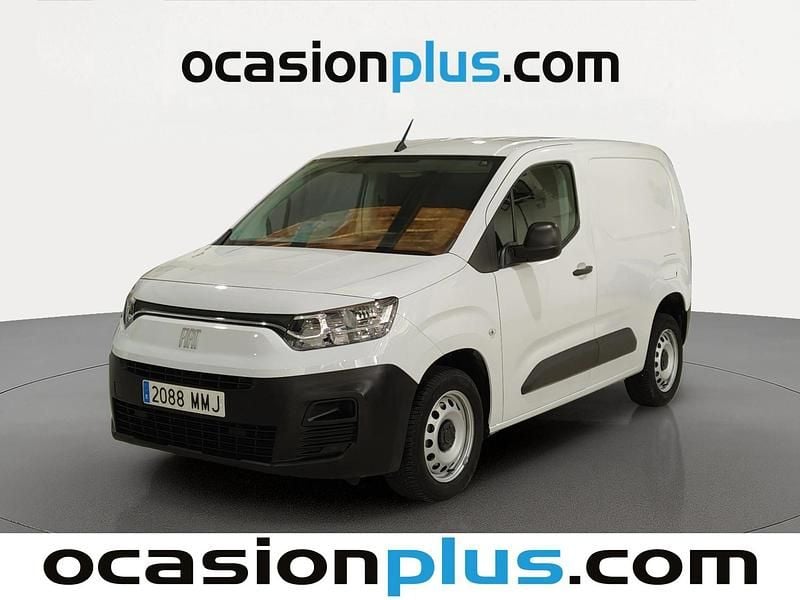 Usado Fiat Doblò 102 CV (75 kW) 2023 Blanco Monovolumen