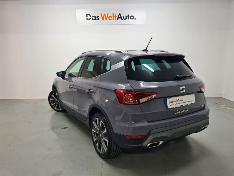 Gris Usado 2024 Seat Arona FR SUV | 23.790 € (Caro) - Imagen 1/4