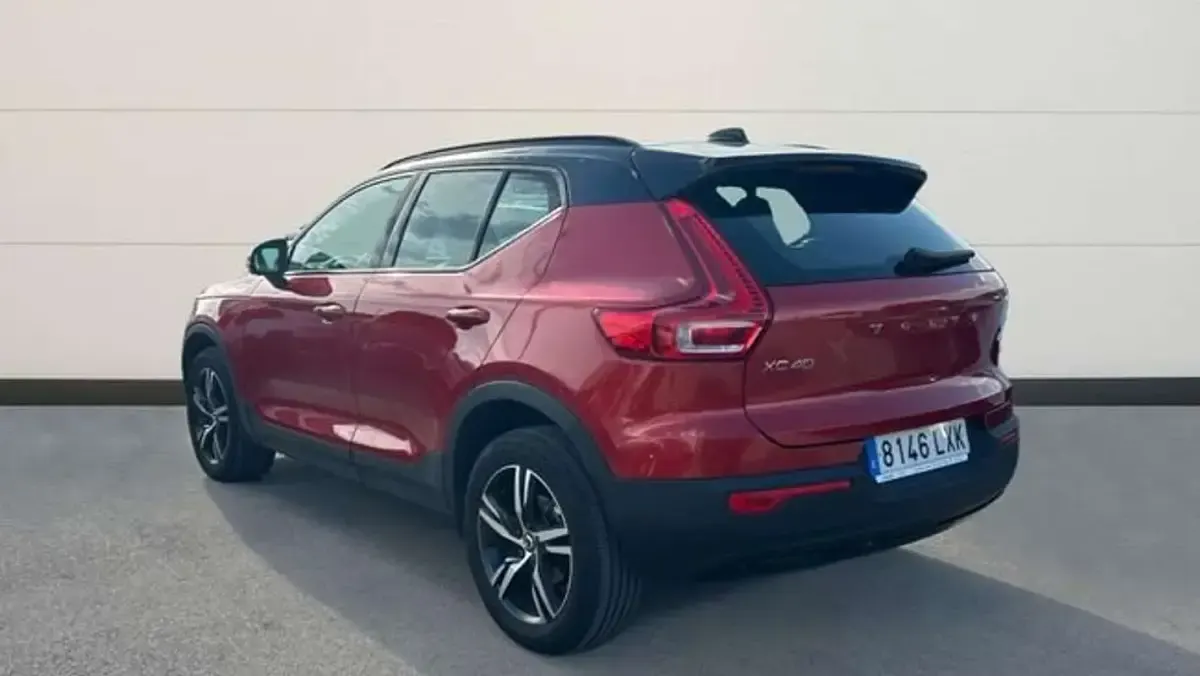 Usado Volvo XC40 R-Design 163 CV (119 kW) 2022 Rojo SUV