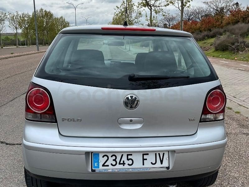 Usado VW Polo Edition 80 CV (58 kW) 2007 Gris / plata Utilitario