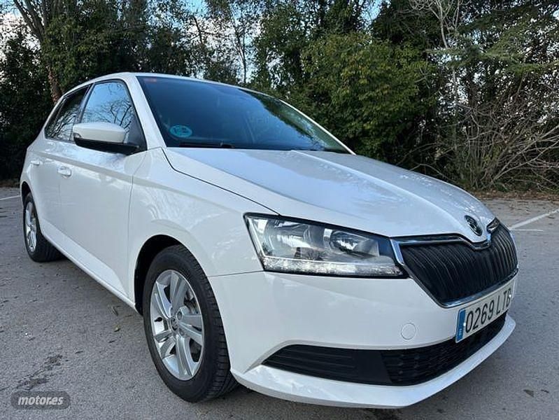 Usado Skoda Fabia Ambition 96 CV (70 kW) 2021 Blanco Berlina