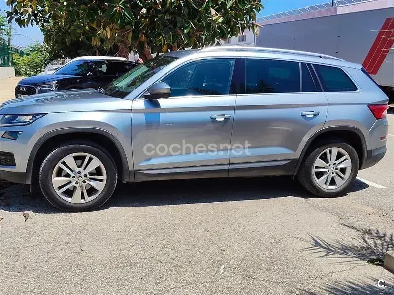 Usado Skoda Kodiaq SportLine 150 CV (110 kW) 2020 Gris / plata SUV