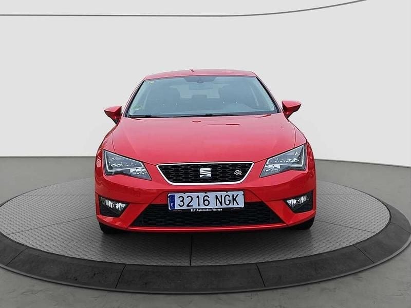 Usado Seat Leon ST FR 140 CV (102 kW) 2013 Rojo Familiar
