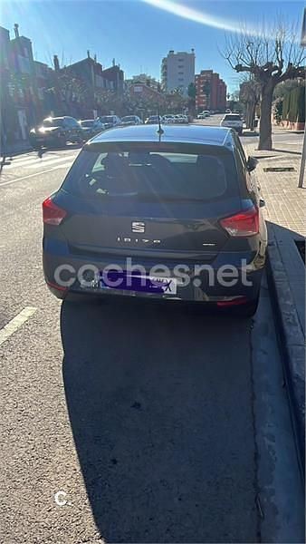 Usado Seat Ibiza Style Plus 90 CV (66 kW) 2019 Azul Berlina
