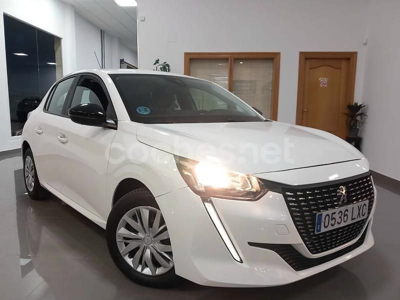 Blanco Usado 2022 Peugeot 208 Active Utilitario | 13.900 € (Precio justo) - Imagen 1/4