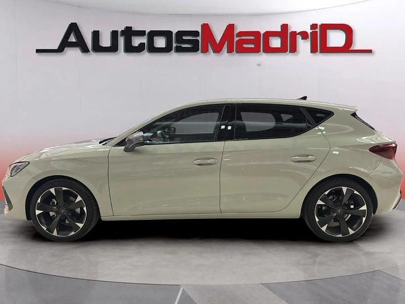 Usado Cupra Leon 150 CV (110 kW) 2024 Gris / plata Berlina