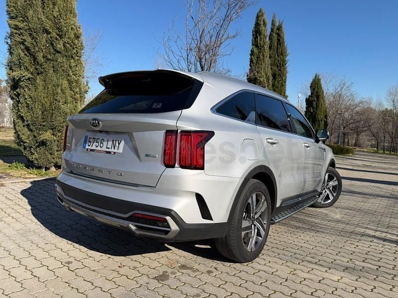 Usado Kia Sorento 265 CV (194 kW) 2021 Gris / plata SUV