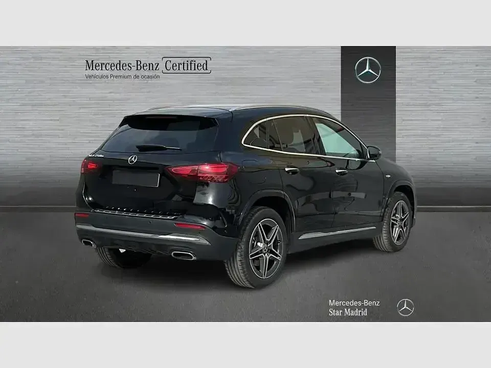 Usado Mercedes GLA250 AMG line 218 CV (160 kW) 2025 Negro SUV