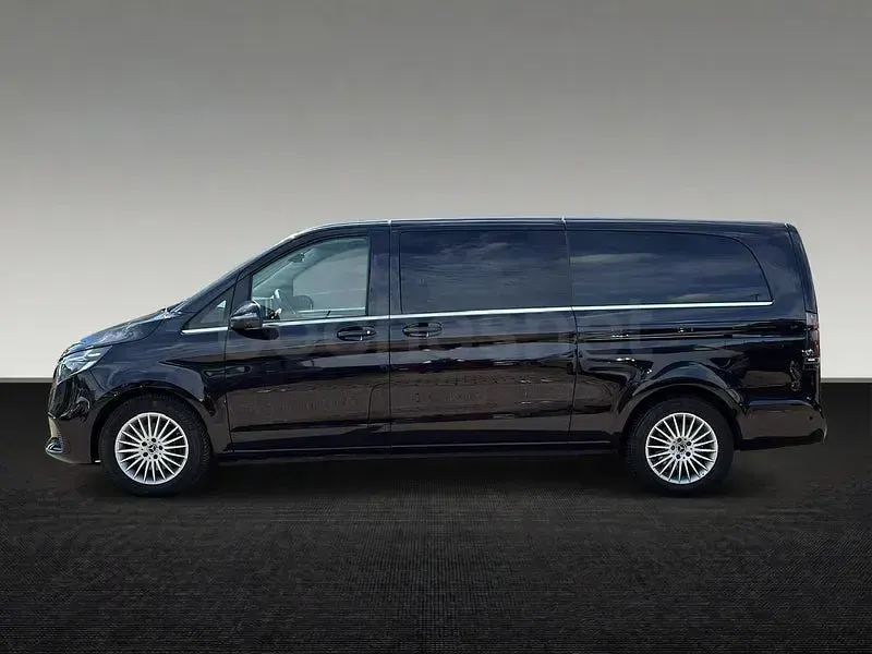 Usado Mercedes V300 Avantgarde 239 CV (175 kW) 2025 Negro Monovolumen