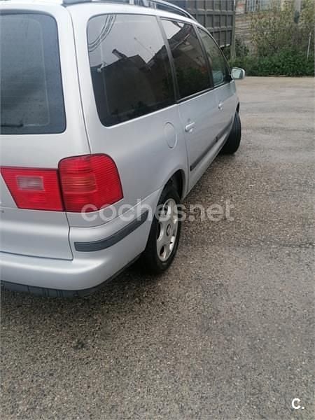 Usado Seat Alhambra 115 CV (84 kW) 2002 Gris / plata Monovolumen