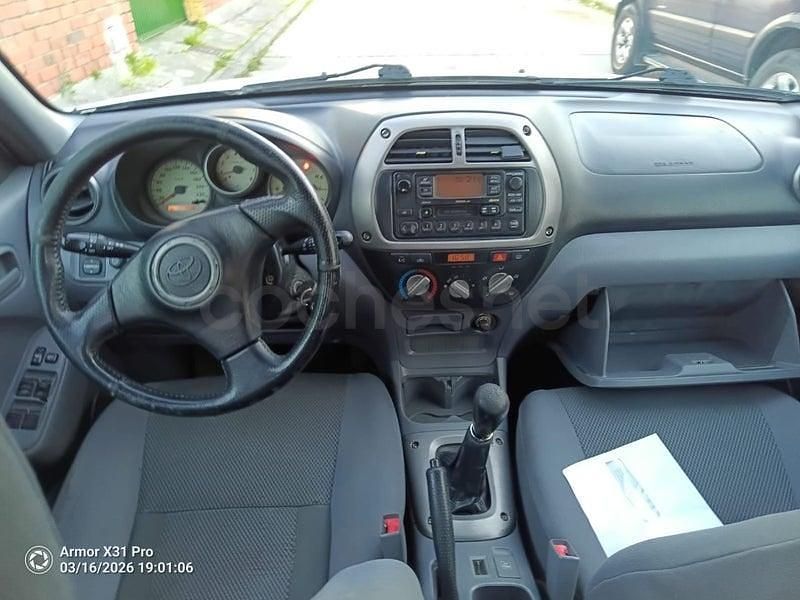 Usado Toyota RAV4 Sol 150 CV (110 kW) 2003 Gris / plata SUV