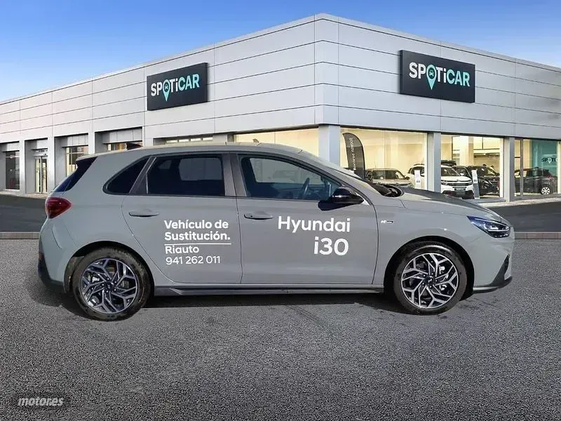 Usado Hyundai i30 N Line 100 CV (73 kW) 2025 Gris Familiar
