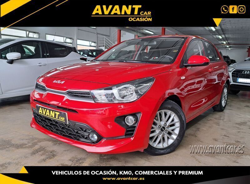 Granate Usado 2022 Kia Rio Berlina | 12.900 € (Precio justo) - Imagen 1/4