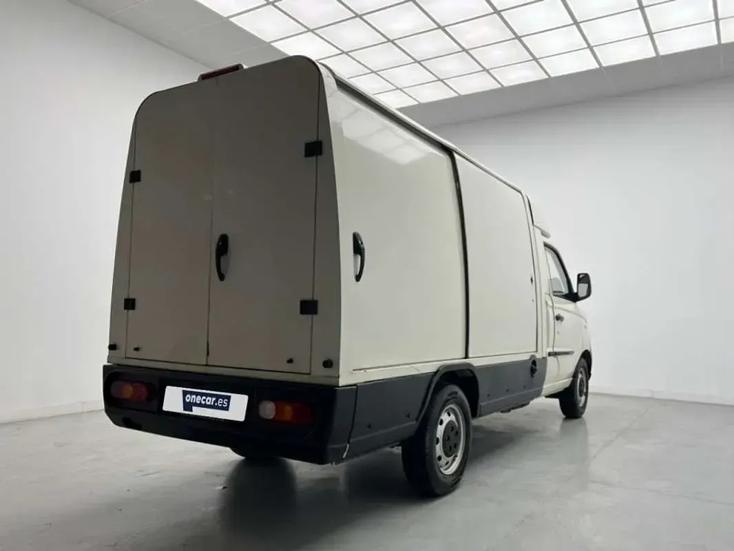 Usado Piaggio Porter 106 CV (77 kW) 2022 Blanco Familiar