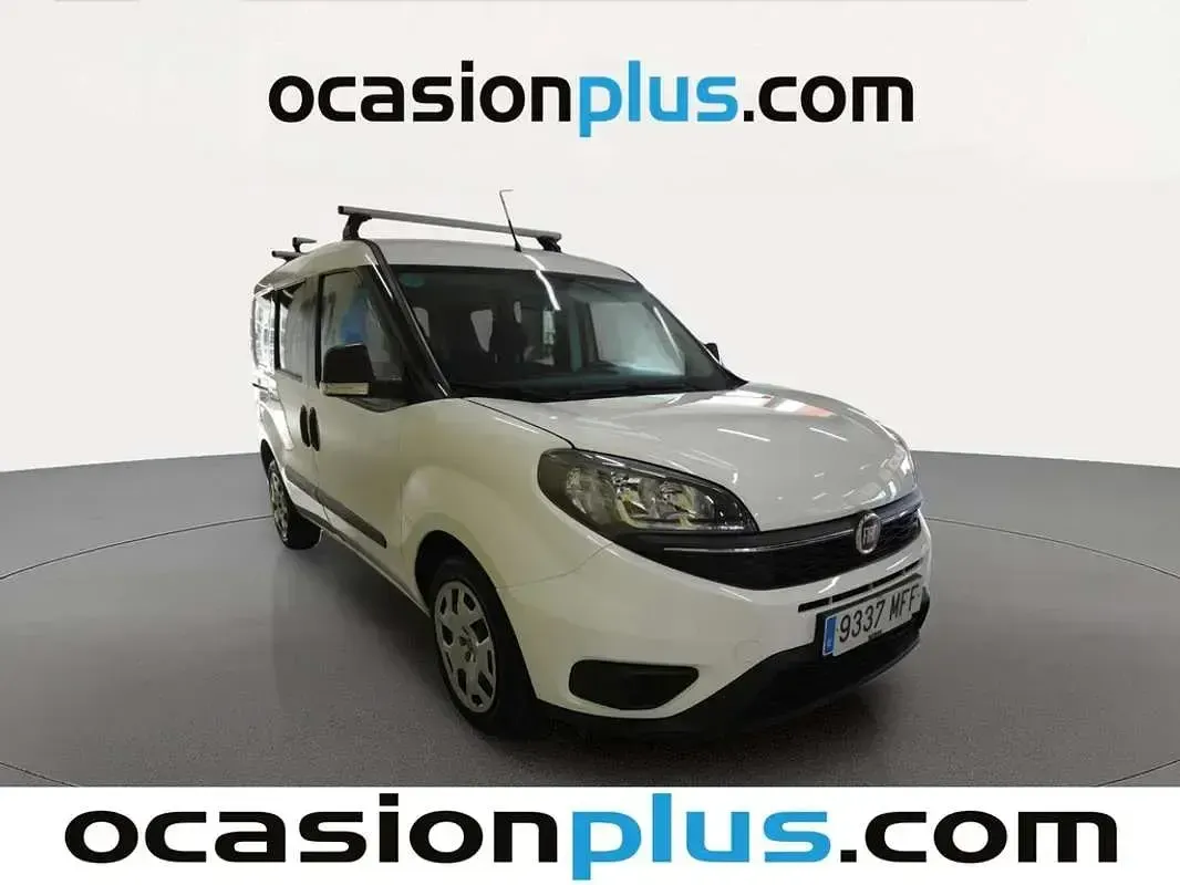 Usado Fiat Doblò 90 CV (66 kW) 2023 Blanco Monovolumen