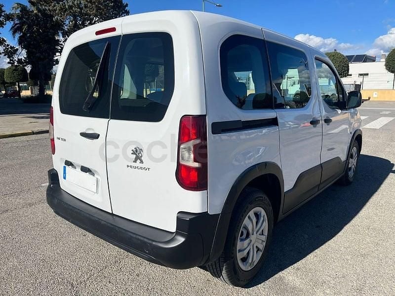 Usado Peugeot Rifter Access 100 CV (73 kW) 2020 Blanco Monovolumen
