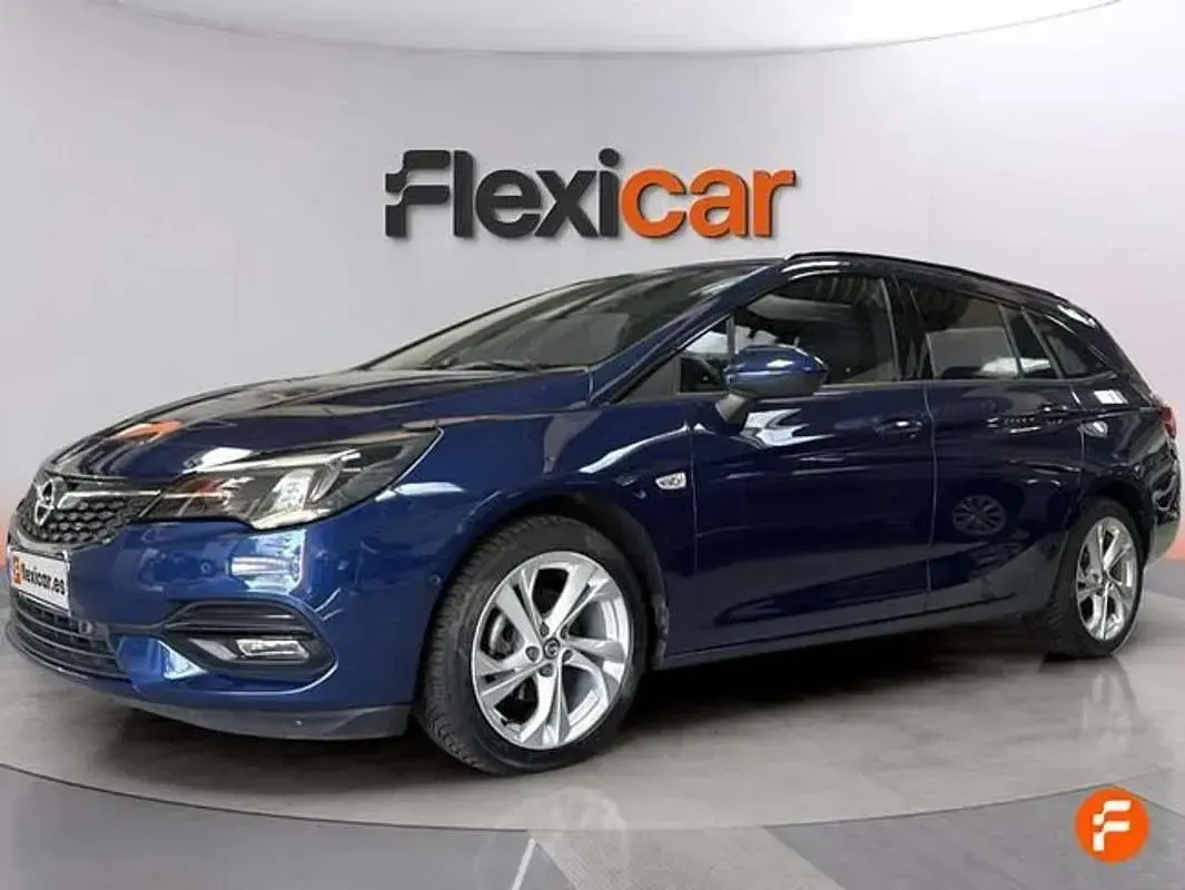 Usado Opel Astra Edition 110 CV (80 kW) 2020 Azul Utilitario