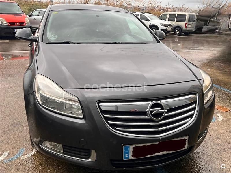 Usado Opel Insignia Sport 130 CV (95 kW) 2011 Gris / plata Berlina