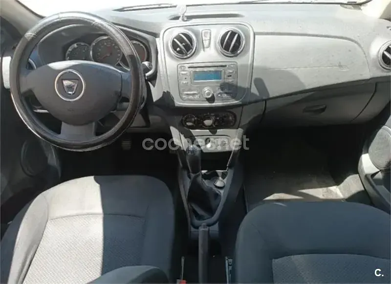 Usado Dacia Sandero Ambiance 75 CV (55 kW) 2015 Beige Berlina