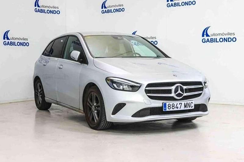 Usado Mercedes B180 116 CV (85 kW) 2019 Gris Monovolumen
